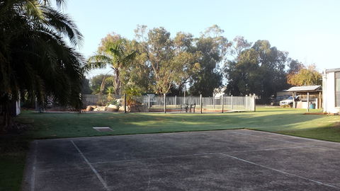 Boat Ramp Motel - Queensland Tourism 1