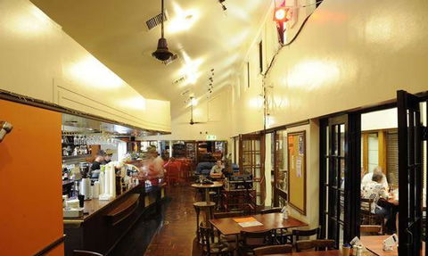 Bon Amici Wine Bar & Cafe - Queensland Tourism 3