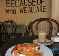 Little Lucky Cafe - Queensland Tourism