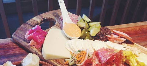 The Union Bar - QLD Tourism 3