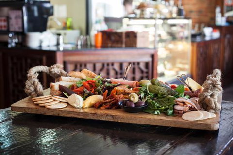 Uneke Lounge - Queensland Tourism 0