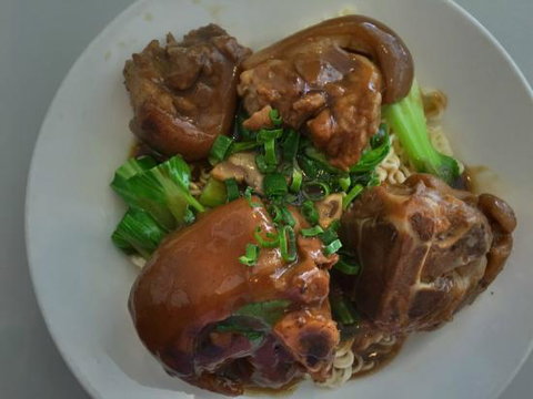 Jade Hong Kong Cafe - QLD Tourism 0