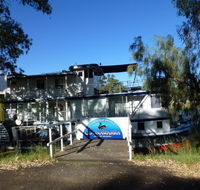 Commodore Motor Inn - Queensland Tourism