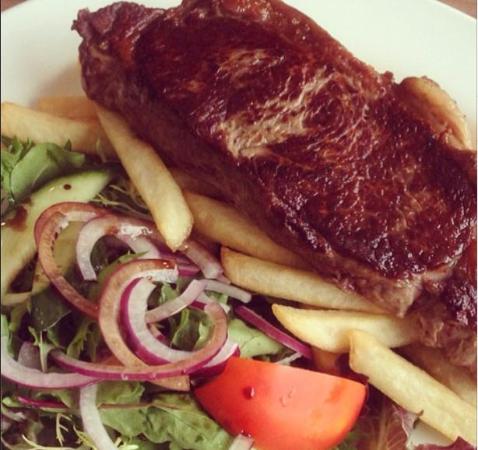 Tony's Place Restaurant & Bar - QLD Tourism 0