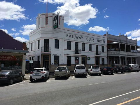 Railway Club Hotel - QLD Tourism 0