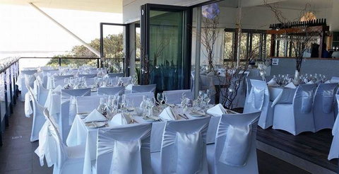 Lighthouse Beach Cafe - Queensland Tourism 10