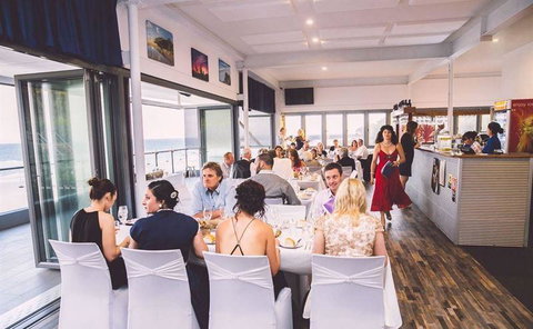 Lighthouse Beach Cafe - Queensland Tourism 12