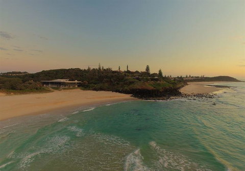 Lighthouse Beach Cafe - Queensland Tourism 22