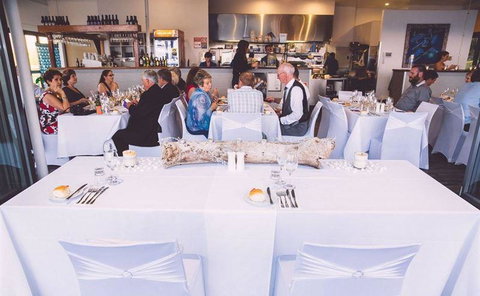 Lighthouse Beach Cafe - Queensland Tourism 8