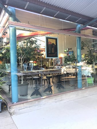 Mount Beauty Bakery - QLD Tourism 0