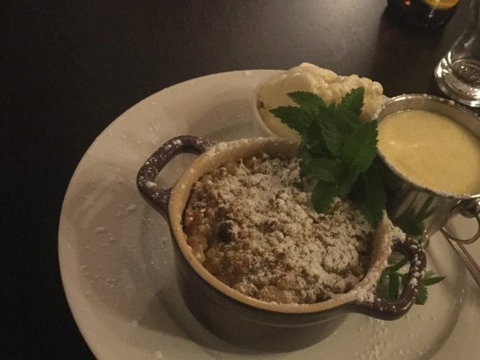 Easdown House - QLD Tourism 0