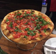 Fratelli's Wood Fired Pizza - QLD Tourism