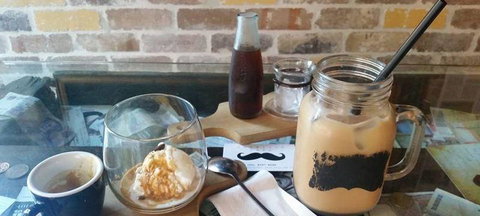 Joe Black Cafe - QLD Tourism 3