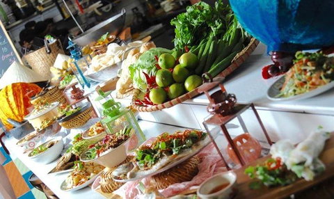 Vui Va Say - Queensland Tourism 2