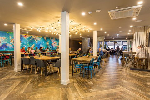 Cache Store Of Food - Queensland Tourism 0