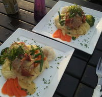 Pelican's Wharf Family Restaurant - Queensland Tourism