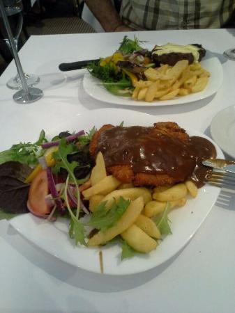 Seaspray Brasserie & Chargrilled - Queensland Tourism 0