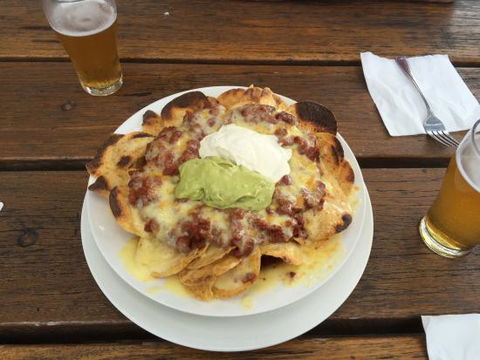 Coast Hotel Budgewoi - Queensland Tourism 0