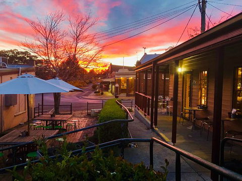 Jumping Rock Cafe - QLD Tourism 0