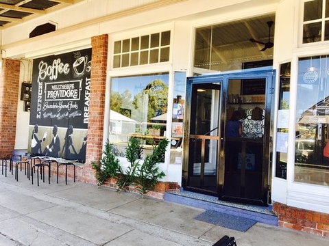 Millthorpe Providore - QLD Tourism 0