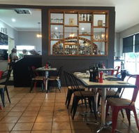 The Village - Where Food Meets Wine. - Queensland Tourism