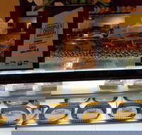 LOLO AND LOLA - Queensland Tourism