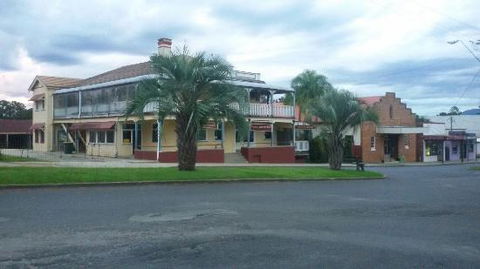 Coach House Inn - Queensland Tourism 0