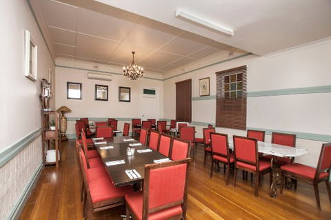 Erringhi Hotel - QLD Tourism 0