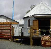 Salty Dog Seafood Cafe - Queensland Tourism