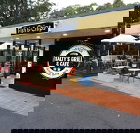 Salty's Grill  Cafe - QLD Tourism