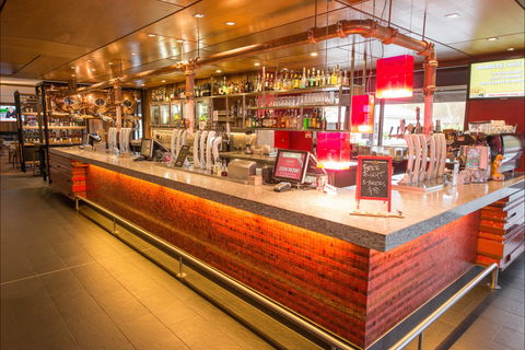The Red Lion - QLD Tourism 0