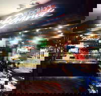 Una's Caf  Restaurant - Queensland Tourism