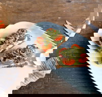 Wings and Tins - Queensland Tourism