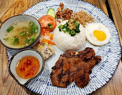 Chopsticks Vietnamese Restaurant - QLD Tourism 0
