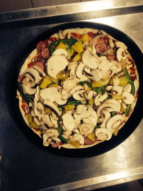 Hills Gourmet Pizza - QLD Tourism 0