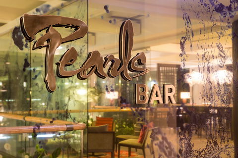 Pearl's Bar - Queensland Tourism 0
