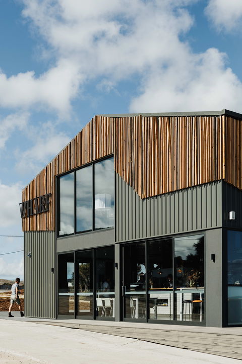 The Flinders Wharf - Queensland Tourism 1