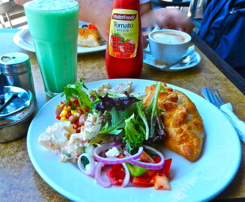 The Salty Dog Cafe - Queensland Tourism 0