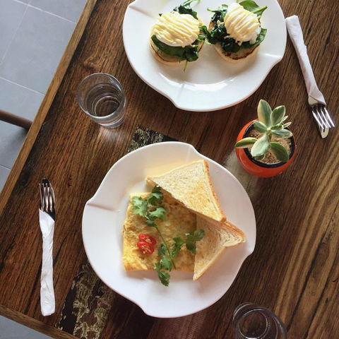 IneXterior Cafe - QLD Tourism 0