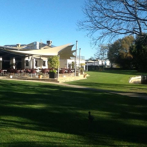 Ramon's At Willow Pond - QLD Tourism 0