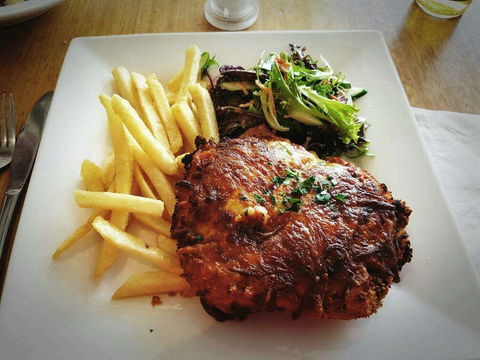 Silvers Bar And Grill - Queensland Tourism 0
