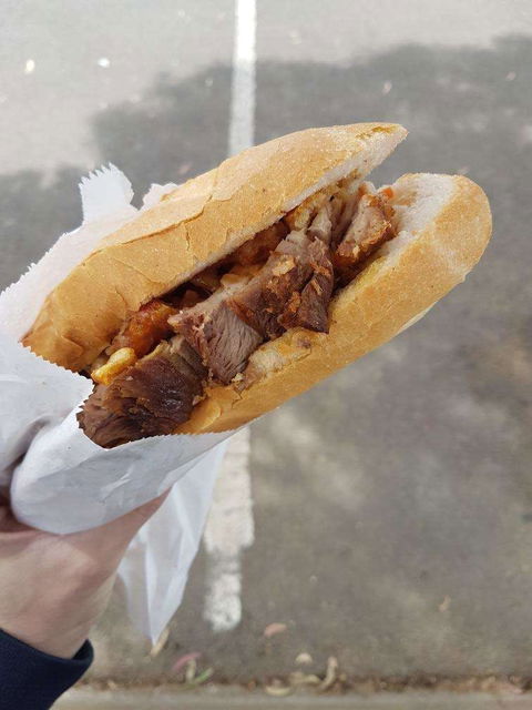 Douglas Hot Bread - Queensland Tourism 0