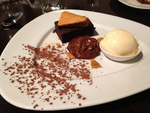 Fat Tony's Bar & Grill - Queensland Tourism 0