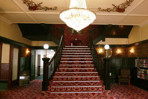 Jens Town Hall Hotel - Queensland Tourism 1