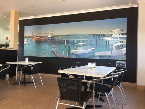 Harbourside Cafe Restaurant - QLD Tourism 0