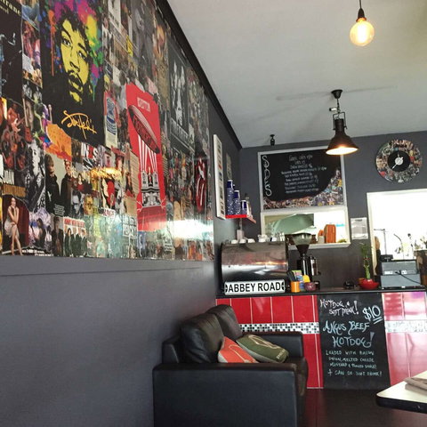 Off The Track Gourmet Café - QLD Tourism 0