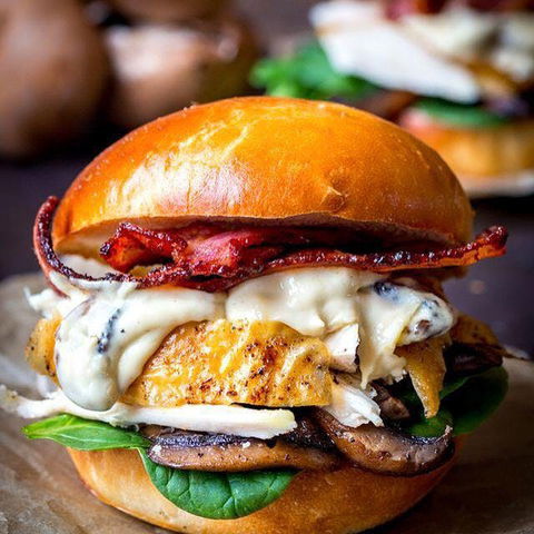 Boom Boom Burgers - Surfers Paradise - Queensland Tourism 0