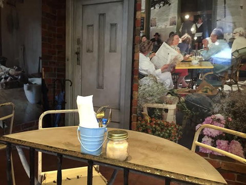 Glen Iris Pantry - QLD Tourism 0