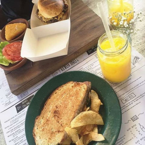 Hello Cafe - Queensland Tourism 0