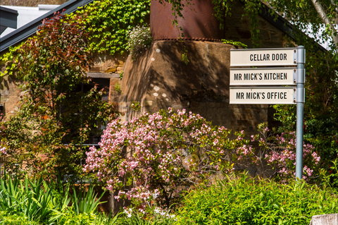 Mr. Mick Cellar Door - QLD Tourism 0